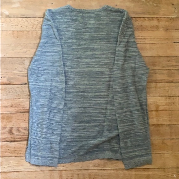 Men’s Medium Express Sweater - Picture 3 of 5